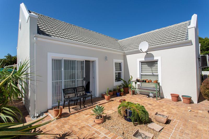 3 Bedroom Property for Sale in Sunningdale Western Cape